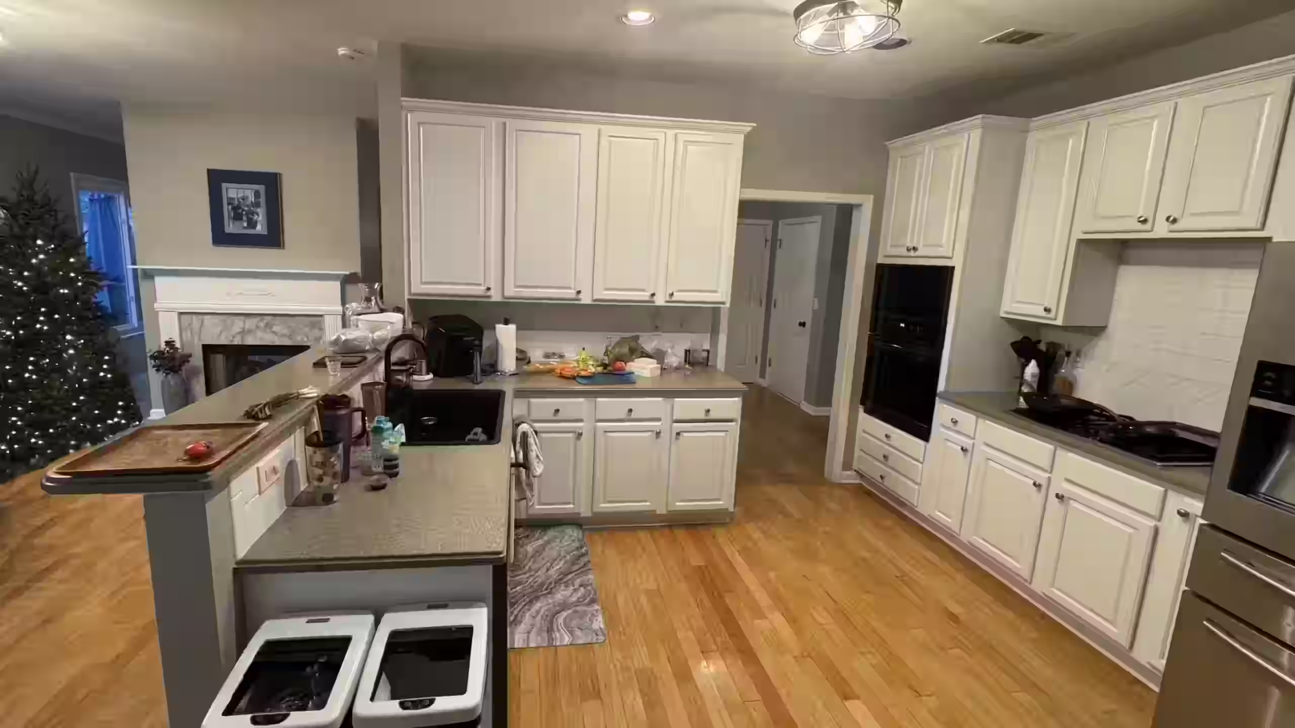 Kitchen before renovation by Handy Daniel Services